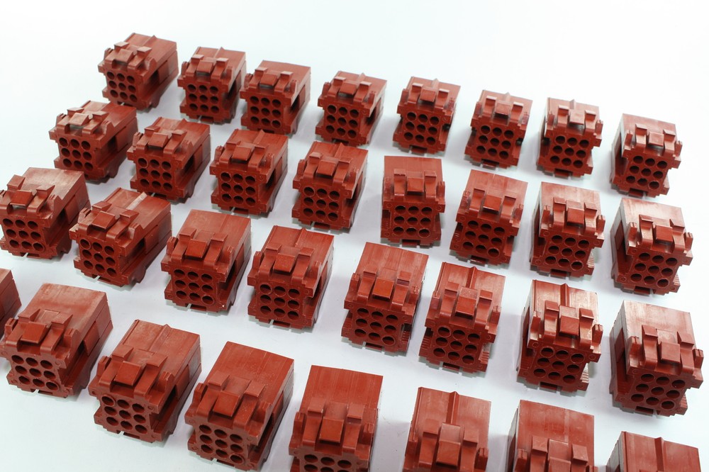 (4 ea.) AMP 207440-1 Rectagular Connector