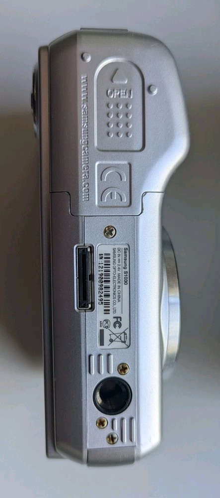 Samsung Digimax S1030 10.1MP Digital Camera - Silver