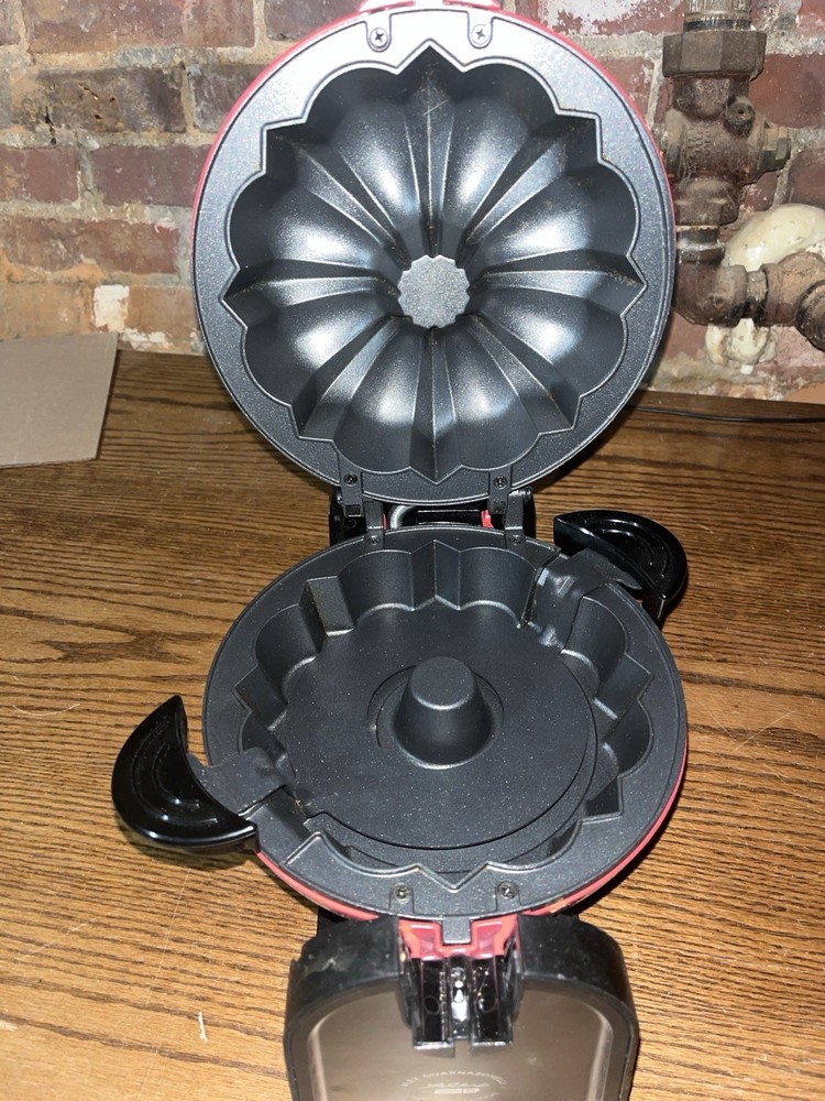 Alex By Dash Bundt Cake Maker Mini Nonstick Electric Dessert Machine Tested EUC