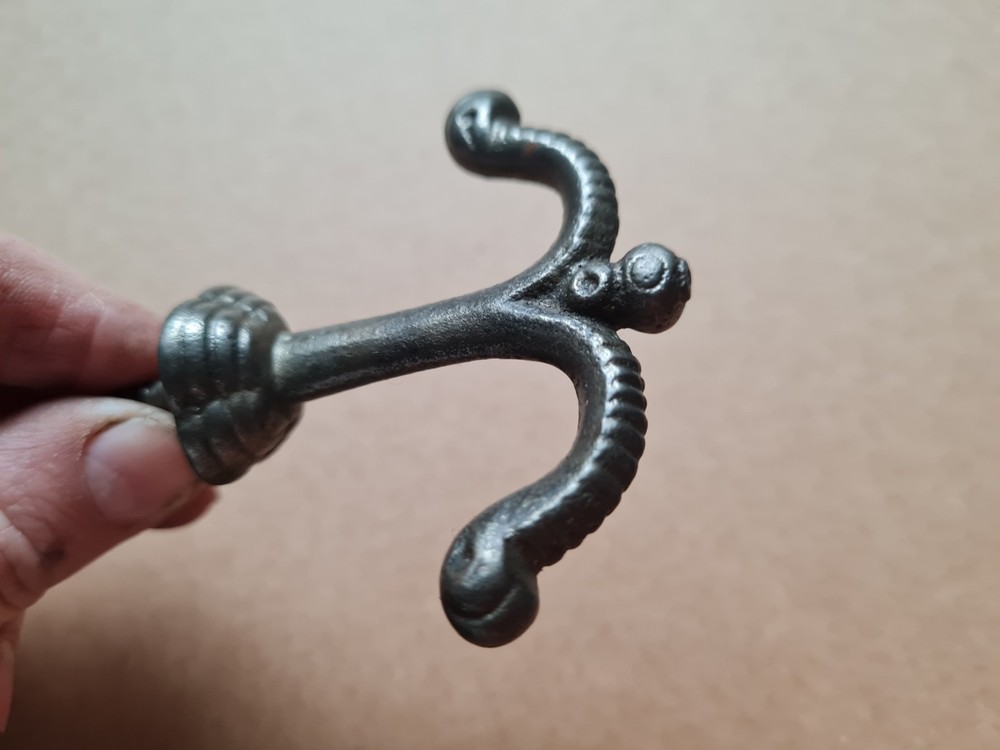 Vintage Cast Iron double Hook/ tie back/ ceiling hooks ??