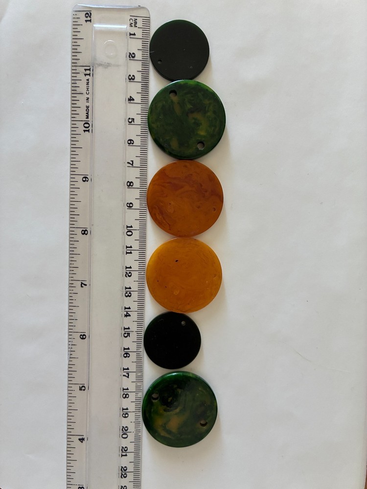 Assorted genuine Bakelite discs – solid and marbled, button, earrings, vintage