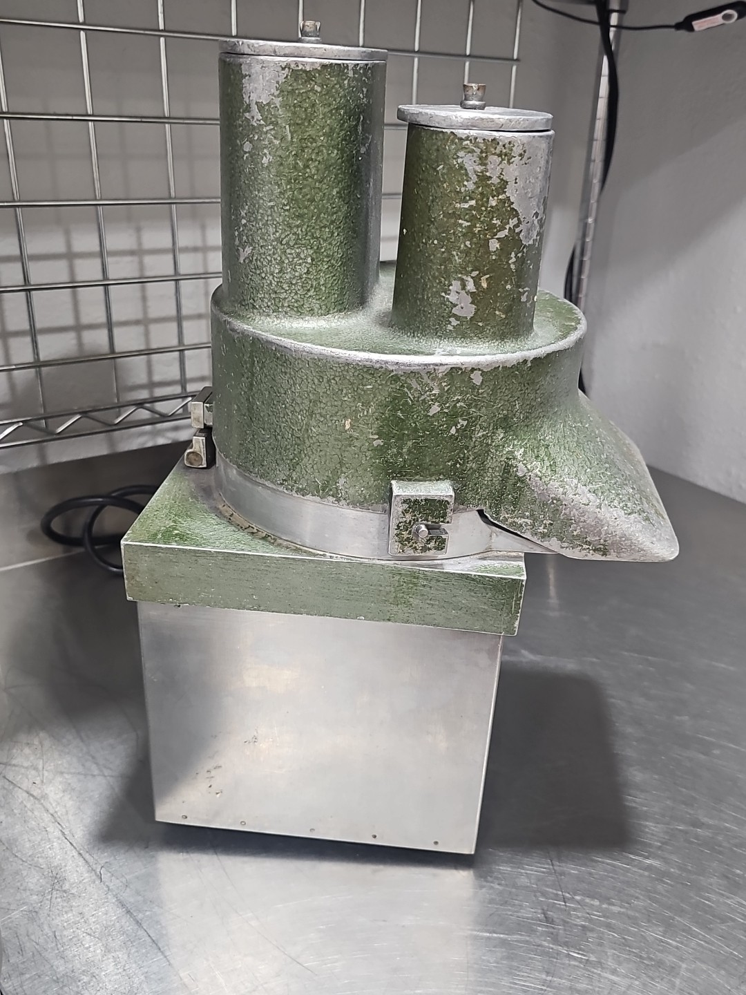 Mannhart MV 80 Commercial Food Processor With 6 pc Disc Attachment Set