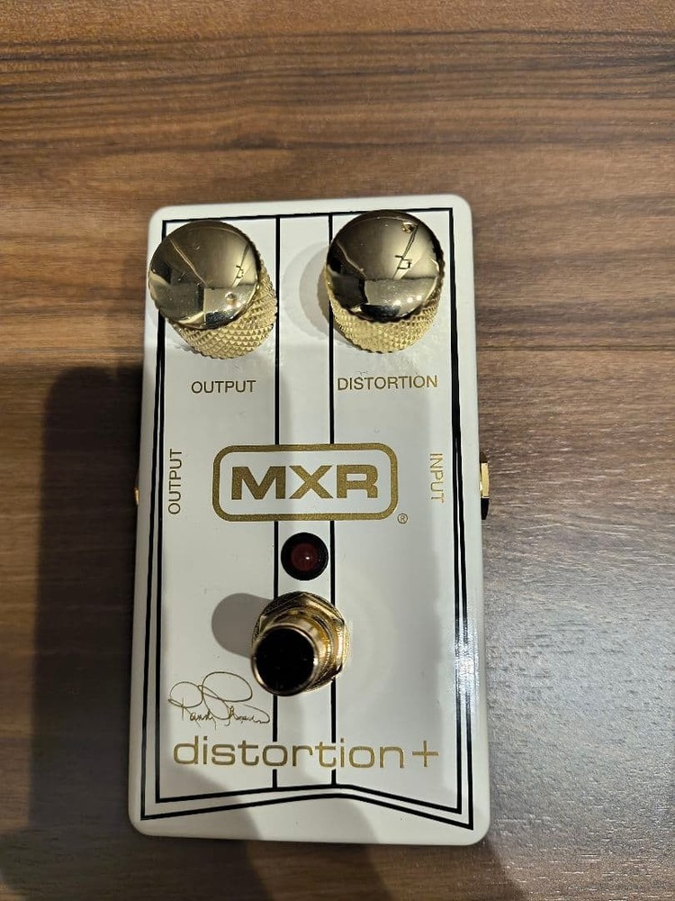 MXR distortion + Randy Rhodes effects pedal