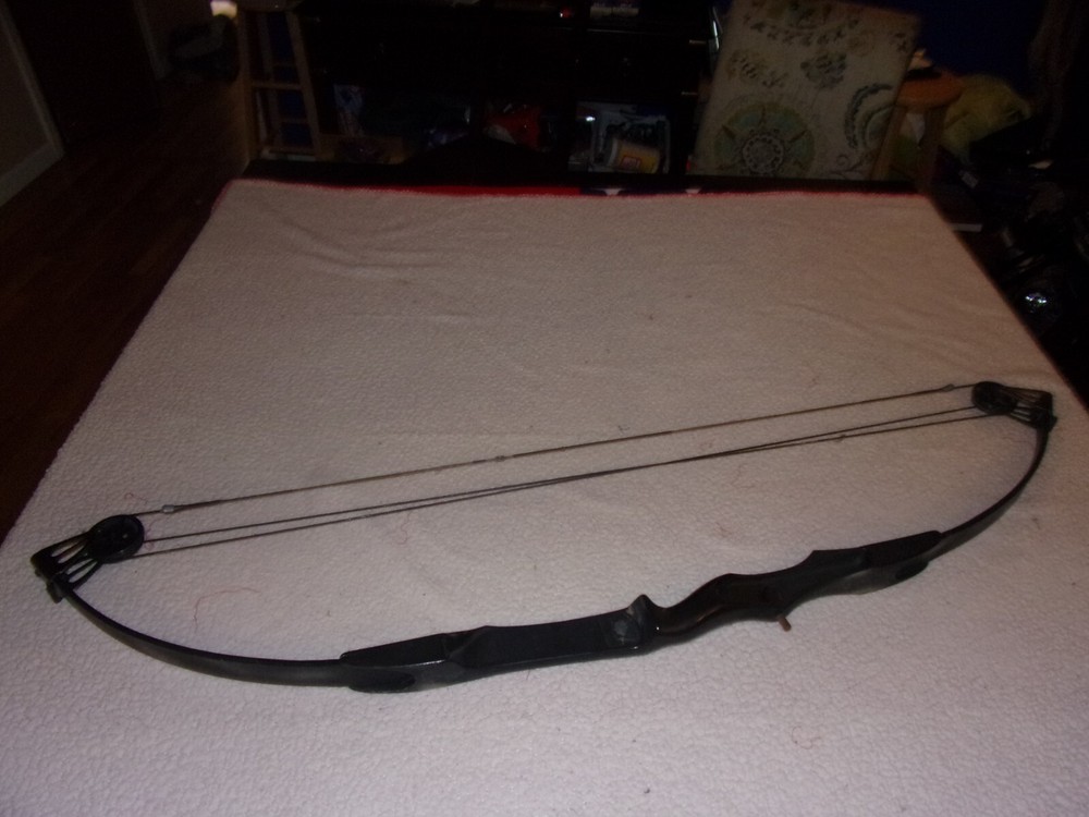 Vintage Ben Pearson Compound Bow