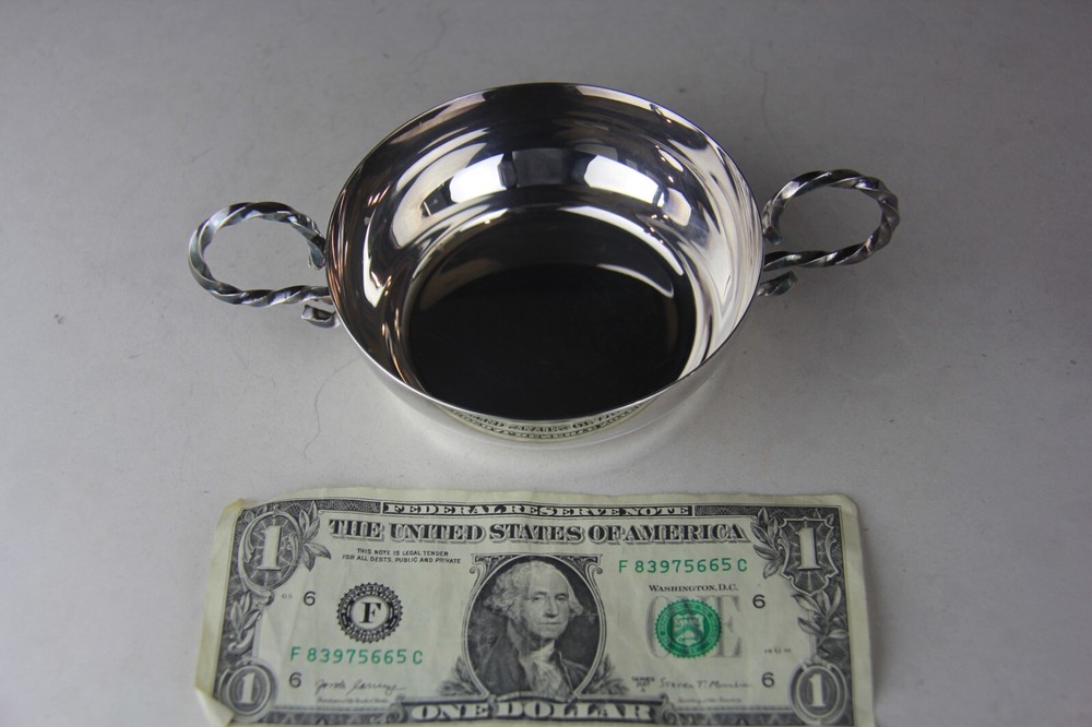 Vintage Lunt Silverplate Double Twisted Handle Porringer