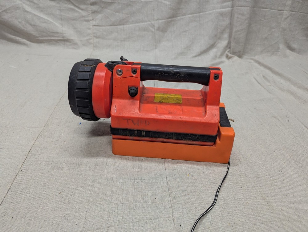 Streamlight LiteBox EMS Firefighter Flashlight With Charger