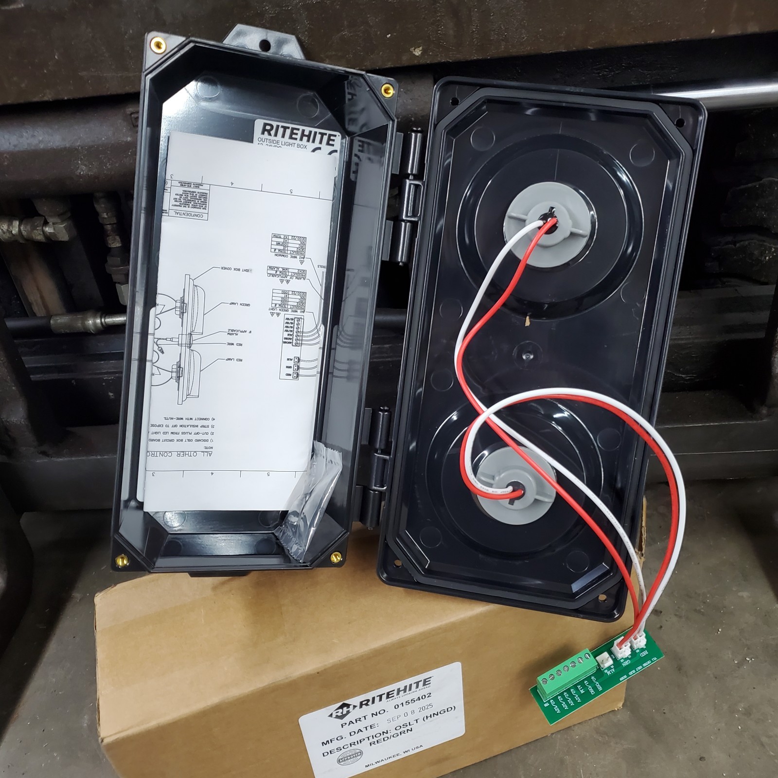 NEW Rite Hite 155402 Dock Light Assembly Red/Green OSLT HNGED 12-24VDC 3-24W