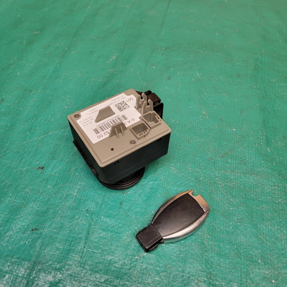 2010-2016 Mercedes W212 E250 E350 E400 Engine Ignition Control Module W/ Key OEM