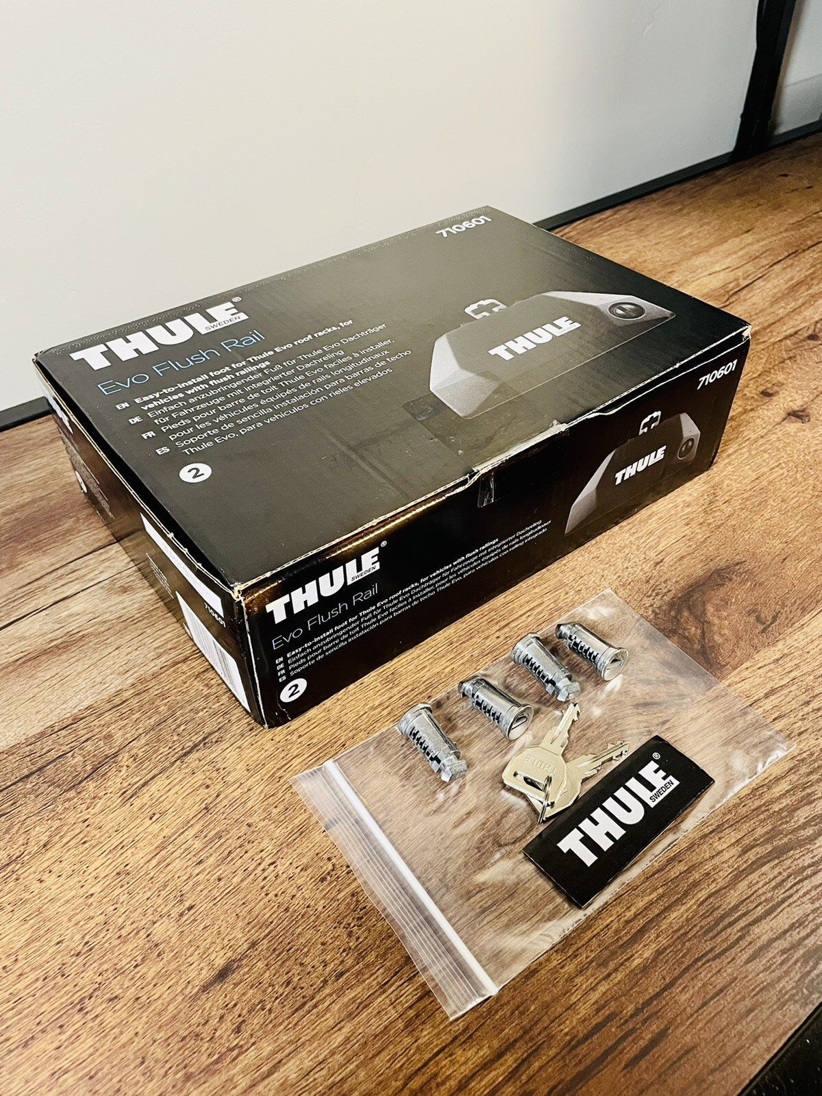 Thule Evo Flush Rail Foot Pack 710601 + Free Thule Lock/Key Set (Extra 69.95$)
