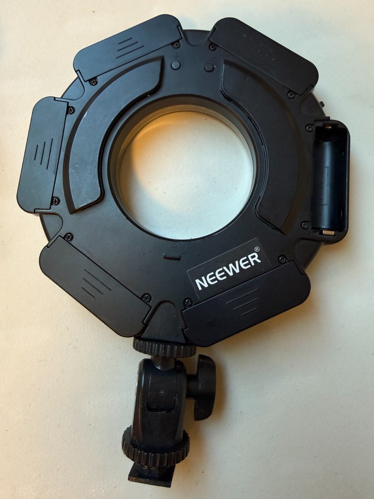 Neewer R‑160 LED Macro Ring Light.