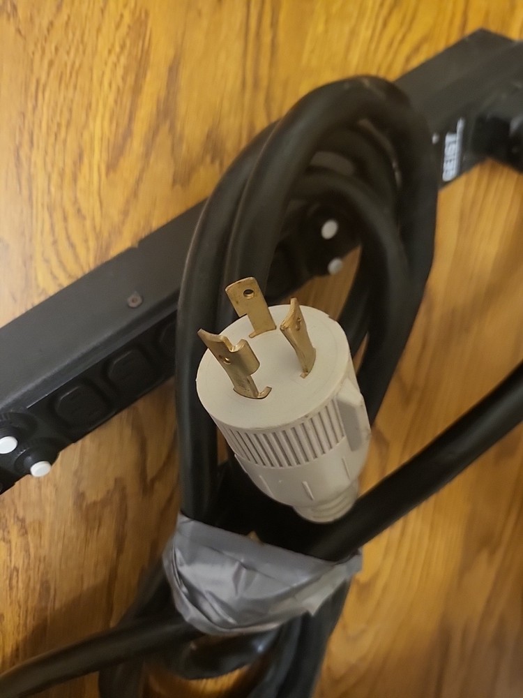 Geist 24A Metered PDU