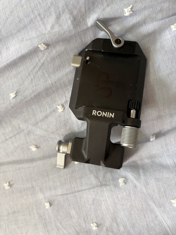 DJI RS 2 Gimbal Stabilizer Pro Combo