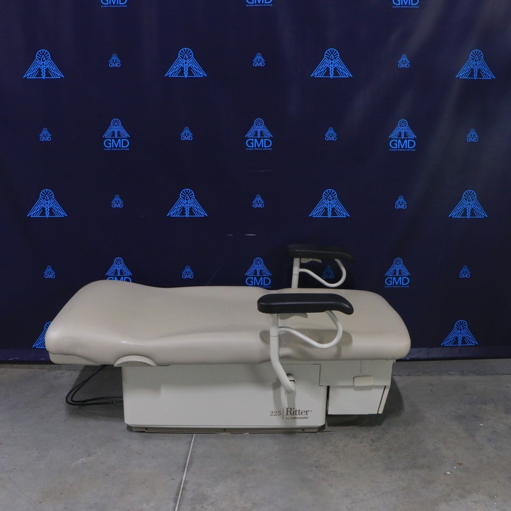Midmark Ritter 223 Power Examination Table