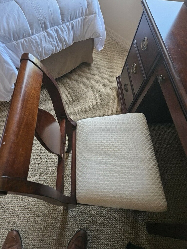 BROYHILL Bedroom Set $1,800 OBO