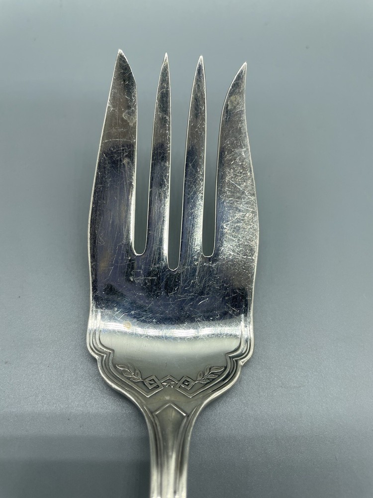 Antique WM Rogers Medium Solid Cold Meat Serving Fork Garrick Silverplate 1908