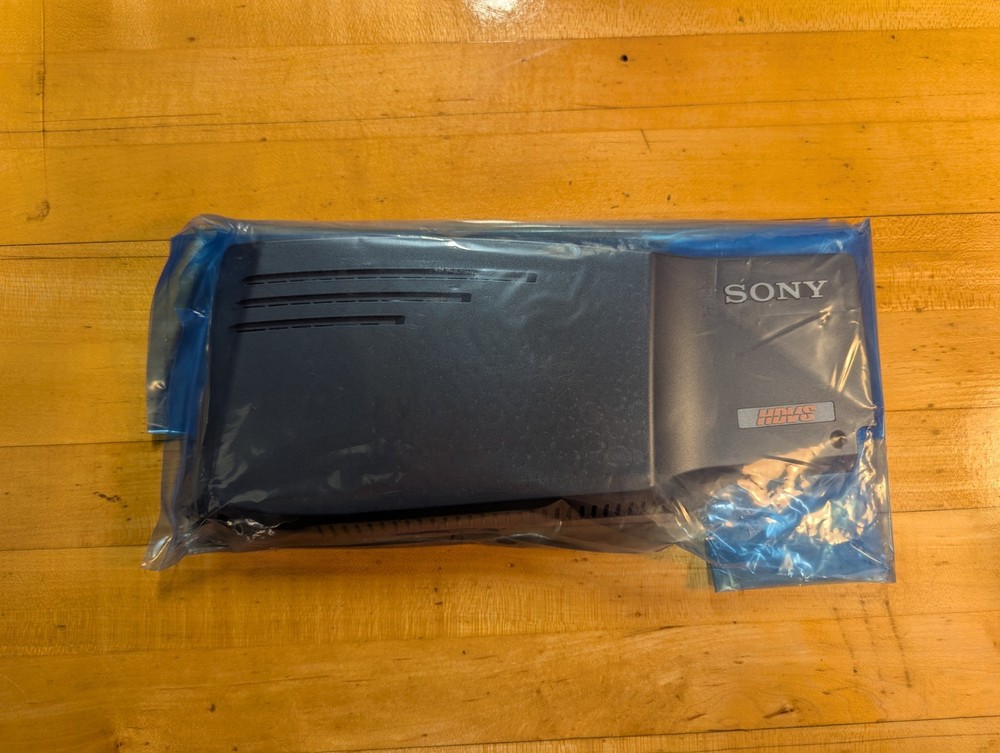 Sony HDC 1550 Side