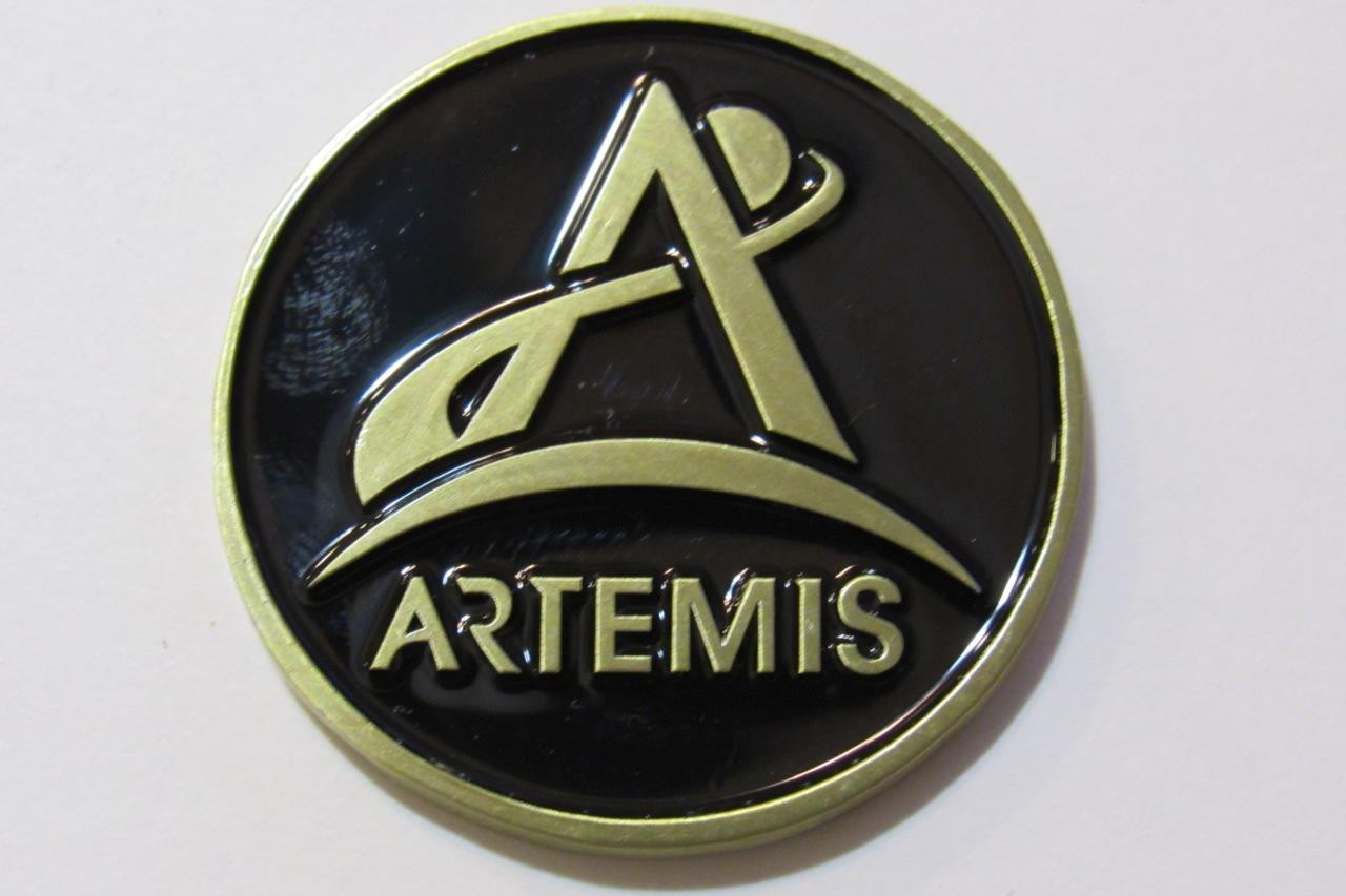 ARTEMIS COLOR PAINTED NASA COIN MISSION TO THE MOON AND BACK