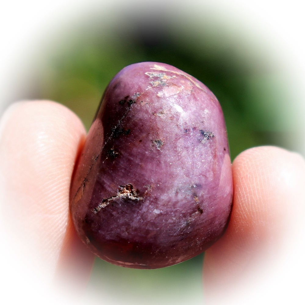 Tumbled Stone: Ruby, Red Corundum from India (RUB610)
