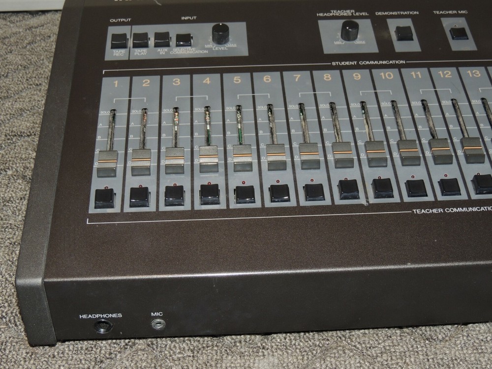 Yamaha MLC-16 Music Laboratories System Teaching Communication