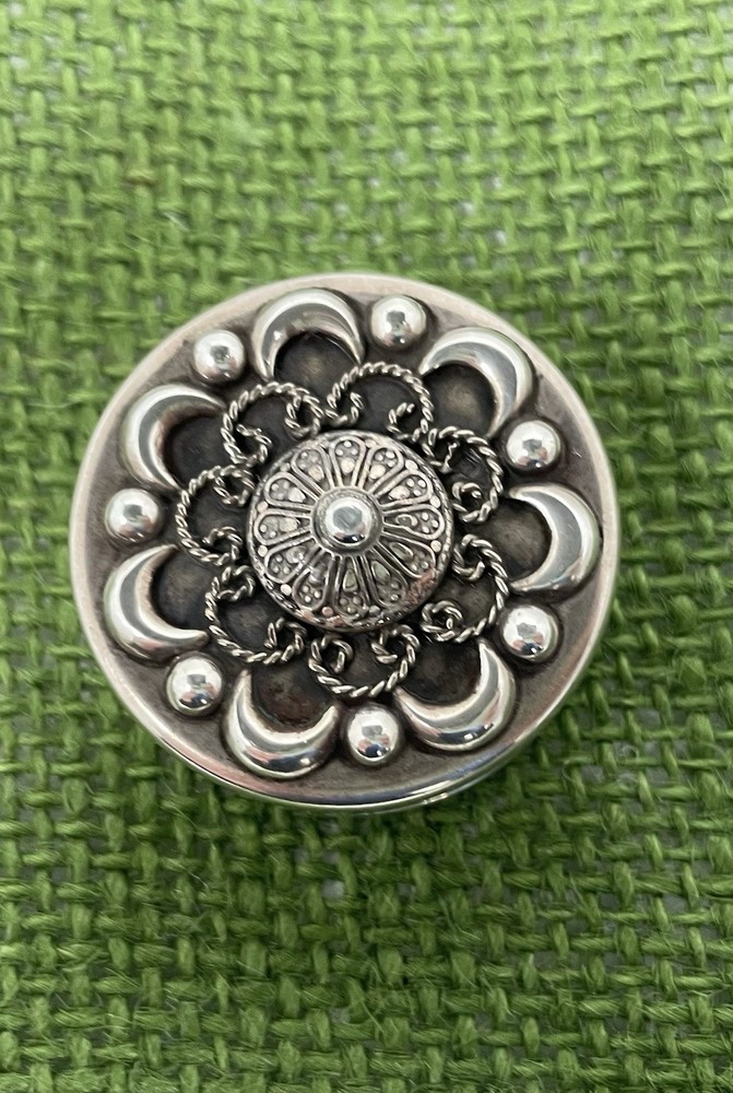 Antique Egyptian Solid Silver 0.800 Pill Box, Hallmarked (Cairo 1940s)