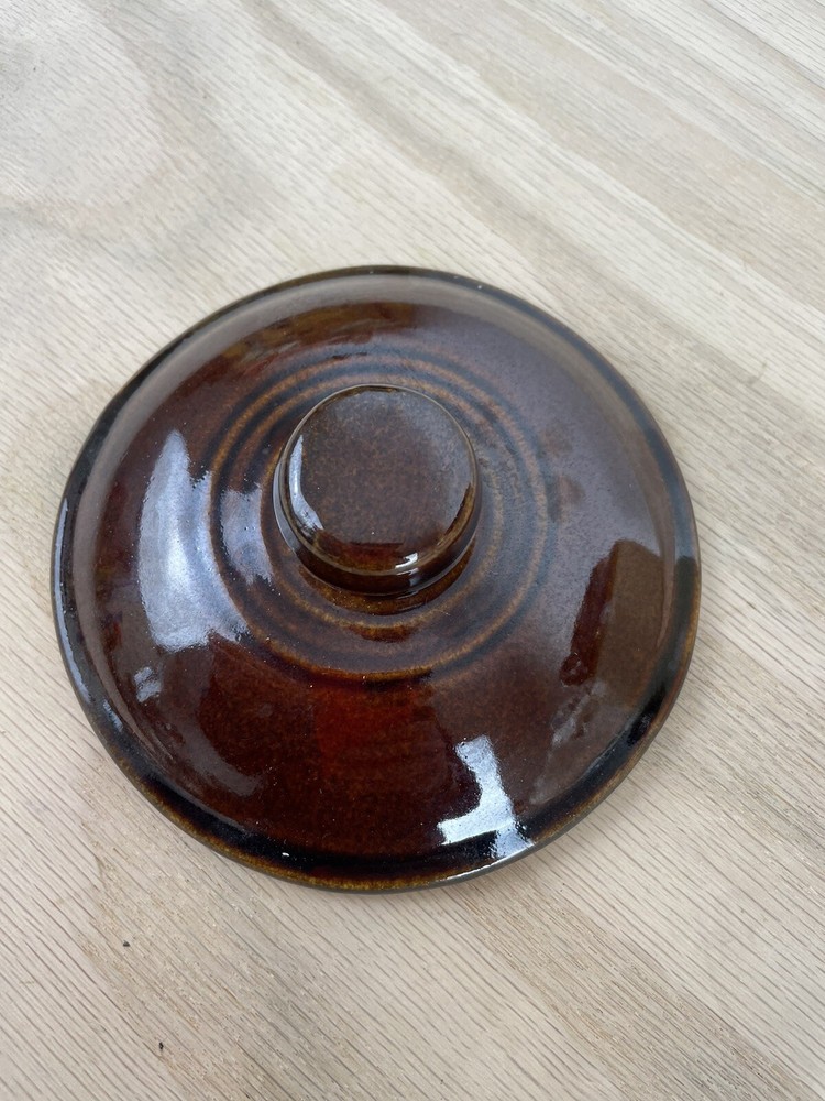 Pottery 2-Handled Crock Jar Bean Pot with lid