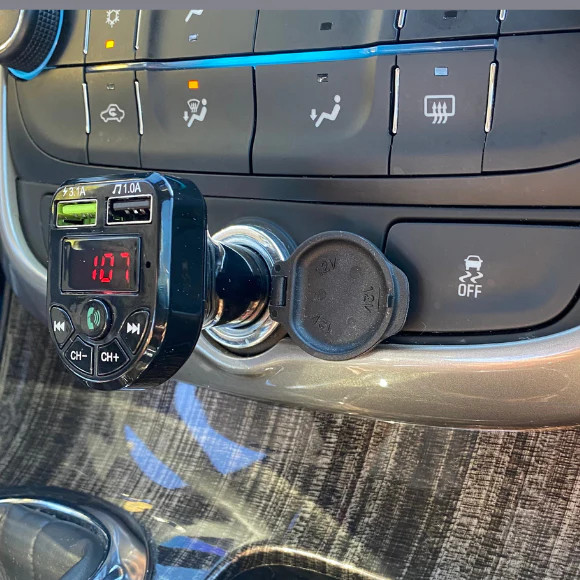 Car Bluetooth FM Transmitter Radio MP3 Wireless Adapter Car Kit USB Chargers