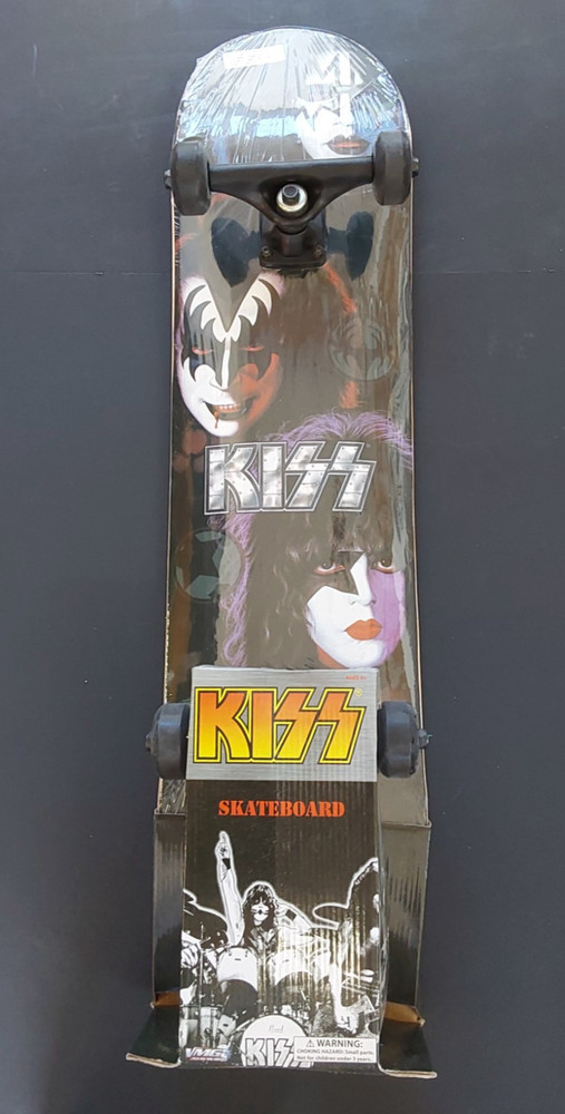 KISS SKATEBOARD OFFICIAL NEW ORIGINAL SHRINK UNUSED