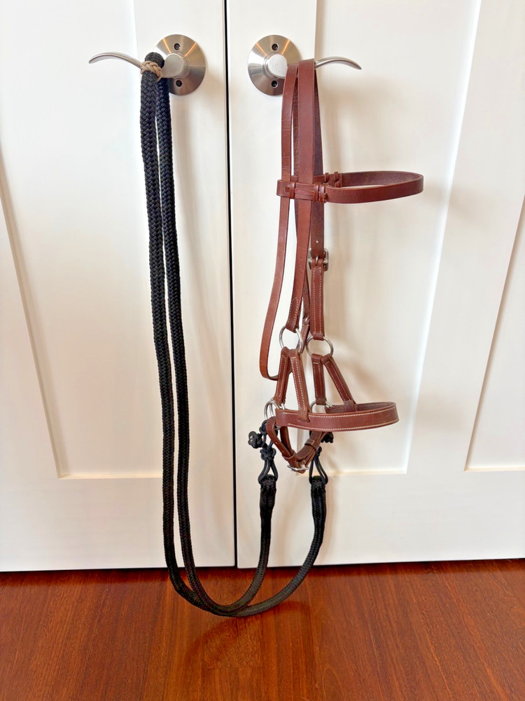 8.5' Poly Loop Rein, Braided Knots and Center Braid Ring, with Leather Sidepull