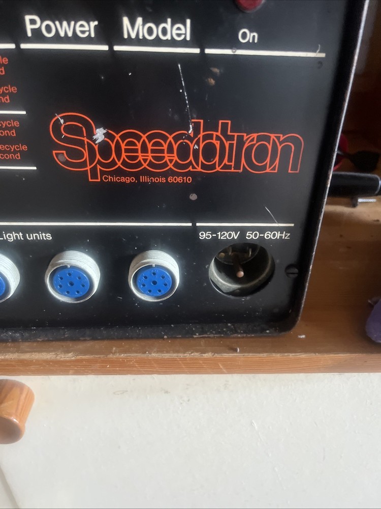 Speedotron 810 Flash Unit. Portable Great Shape