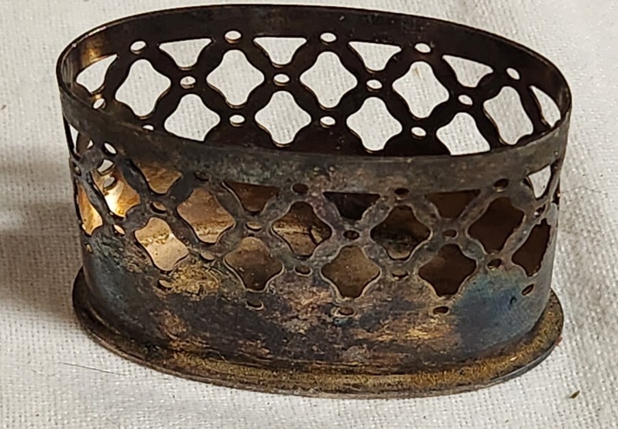 Denmark 616 Silver Latice Top Oval Holder