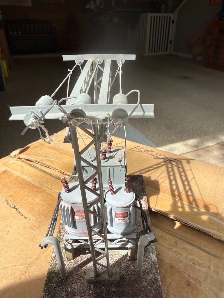 O SCALE POWER STATIONS WITH FENCING.