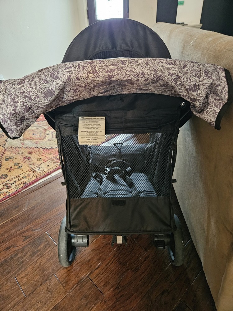 (Used-In Great Condition) Bitax Lightweight Stroller, Black, Foldable