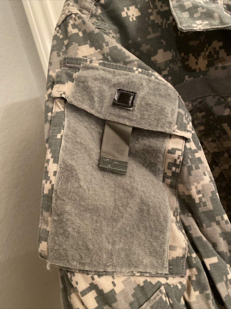 US Army Combat Uniform, COAT, size Men’s Medium/Regular