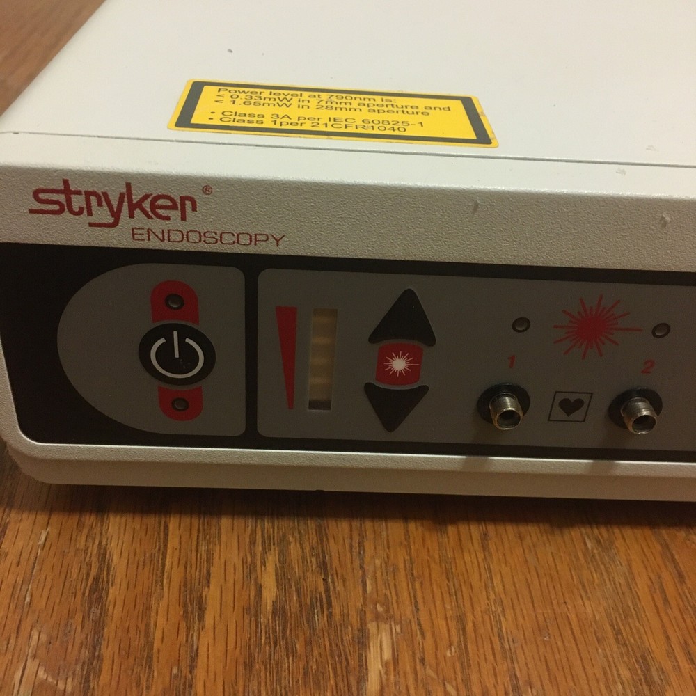 STRYKER ENDOSCOPY 220-180-521 INFRAVISION IR ILLUMINATOR LIGHT SOURCE MACHINE