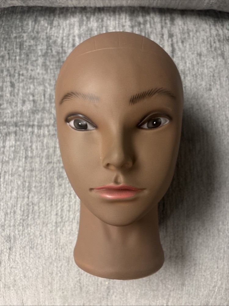 Woman’s Mannequin Head