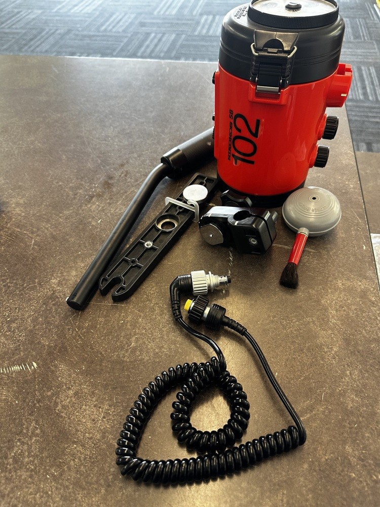 NIKON SB 102 SPEEDLIGHT. 