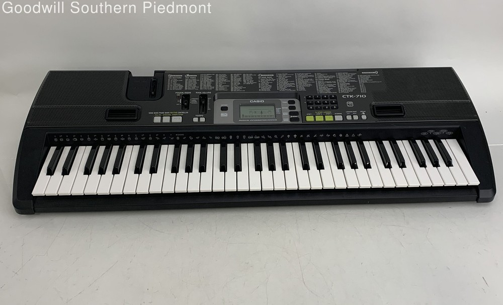 Casio CTK-710 61-Key Electronic Keyboard - Tested