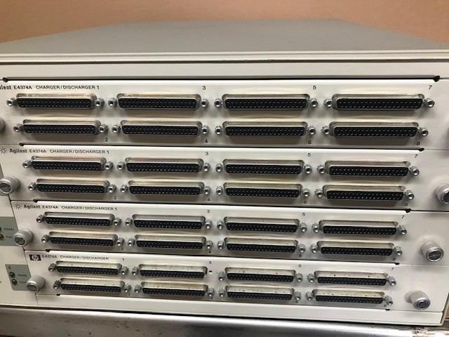 Agilent Keysight E4370a Multicell Discharger Charger With E4374a Modules (4) !