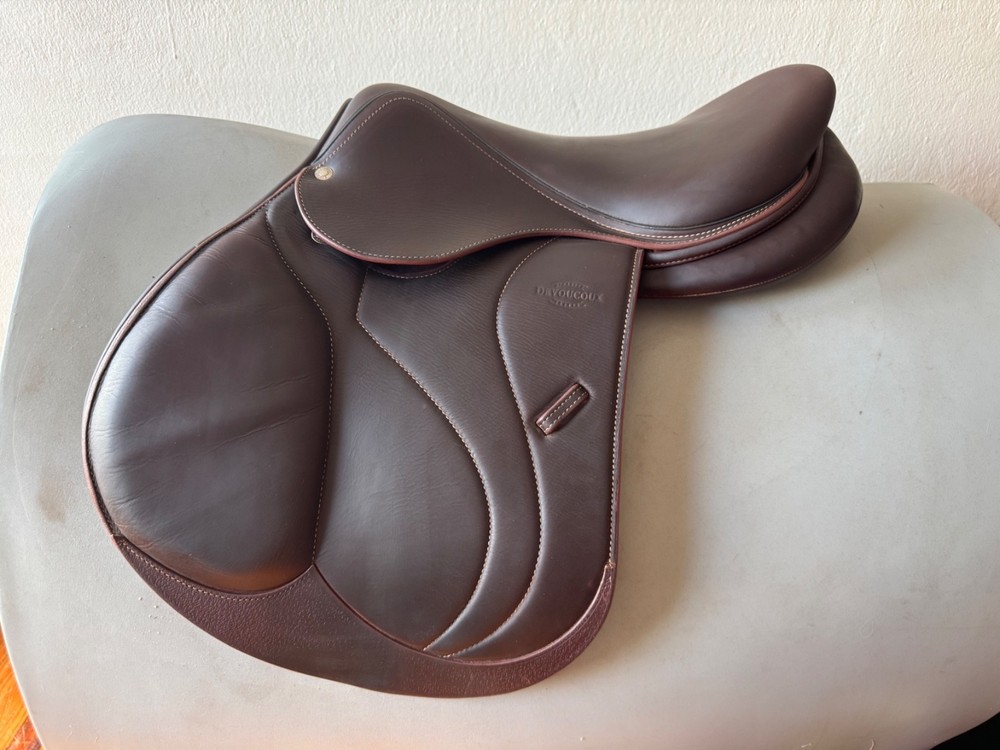 17" Devoucoux Biarritz O Saddle - 2AA - 2022 - Full Buffalo - Mint!
