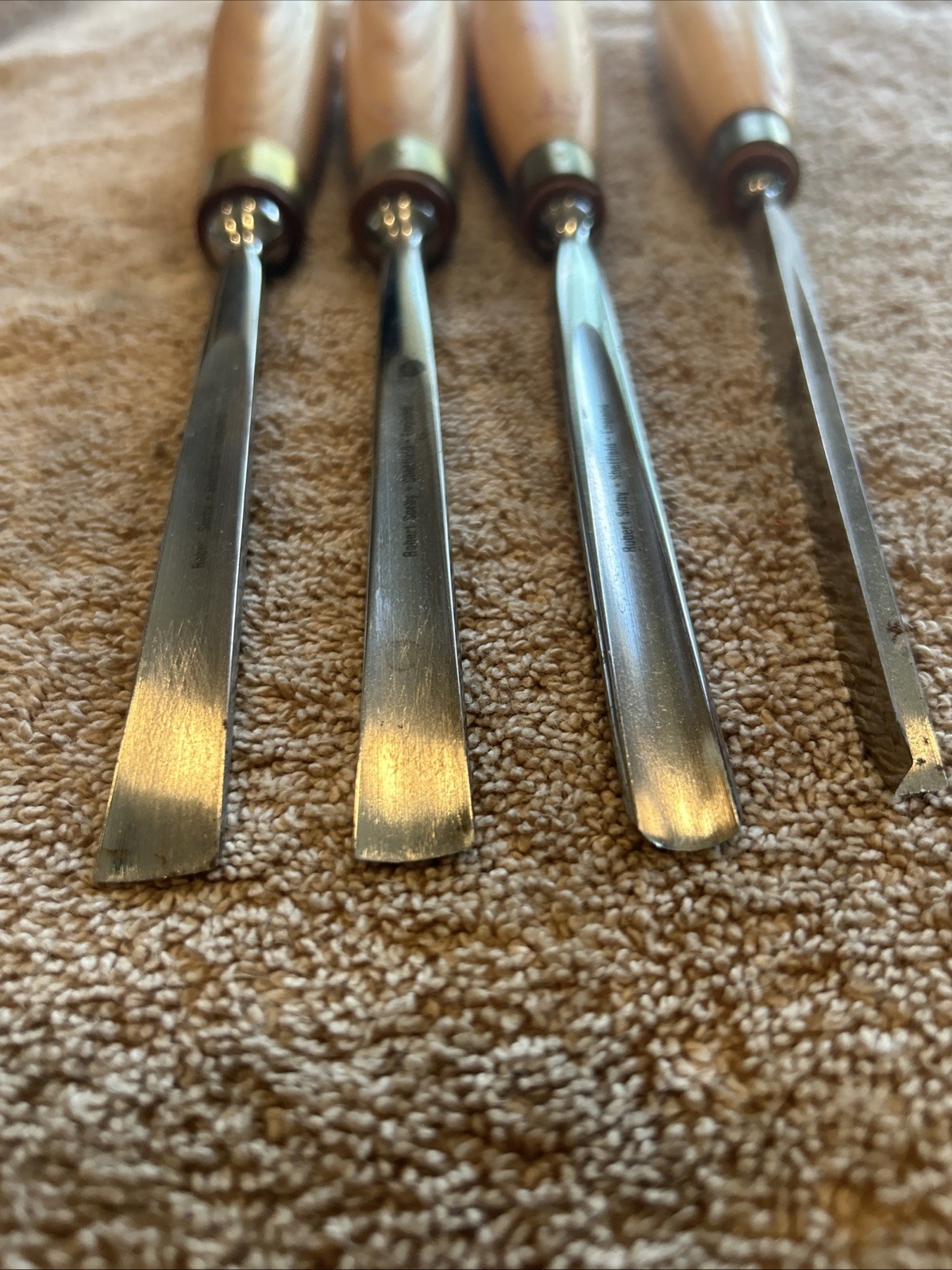 Robert Sorby carving gouges set of 4 with V tool, used