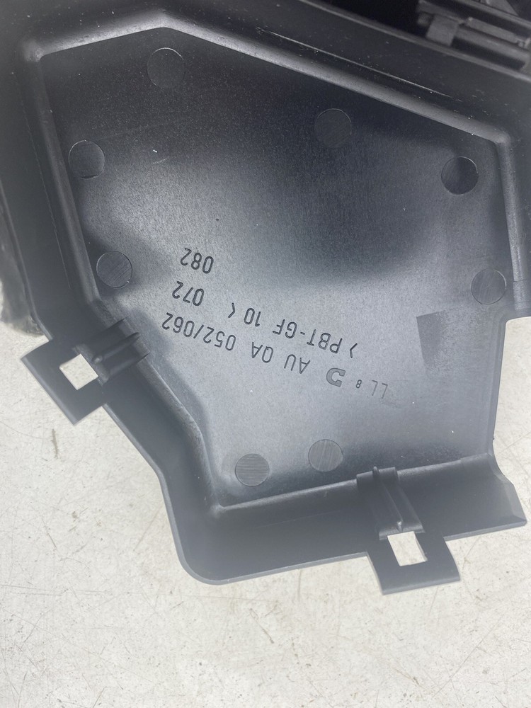 2004-2006 Audi A8L Fuse Box OEM.