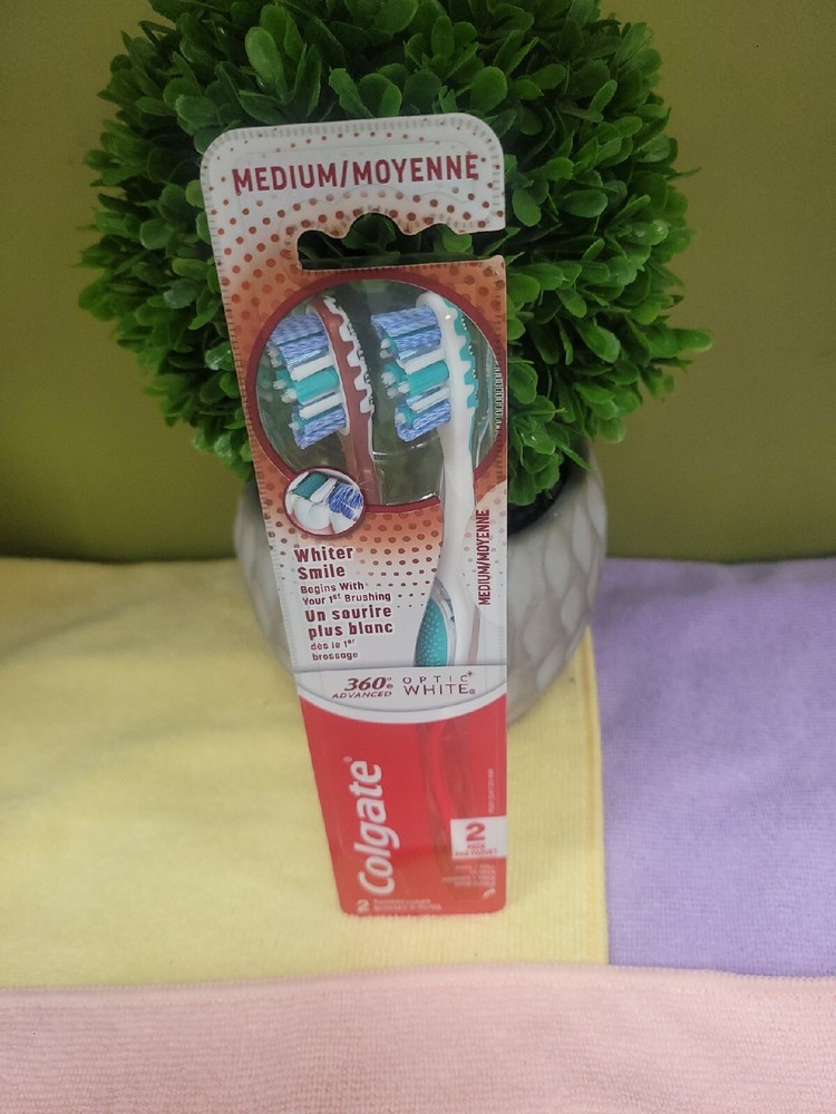 2 Colgate 360 Advanced Optic White Medium Toothbrushes Whiter Smile