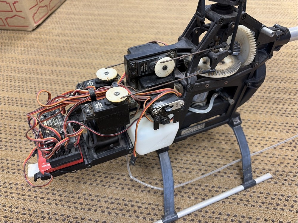 Kyosho Concept 30 helicopter
