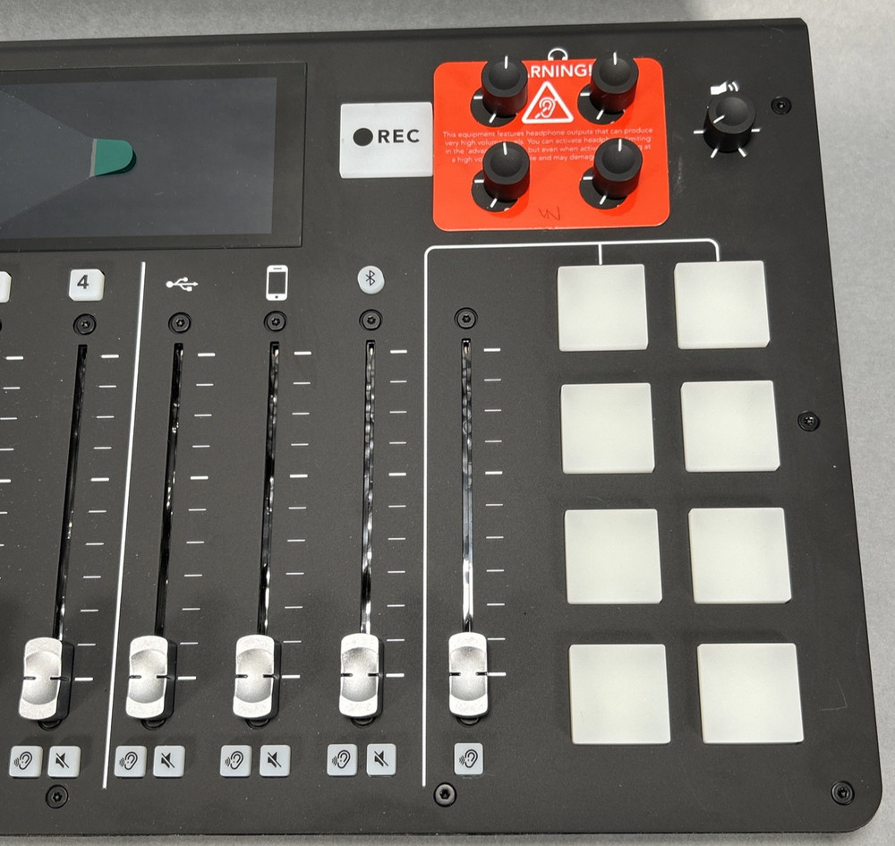 RODE RODECaster Pro Mixer Console USB Audio Interface W/Hard Case