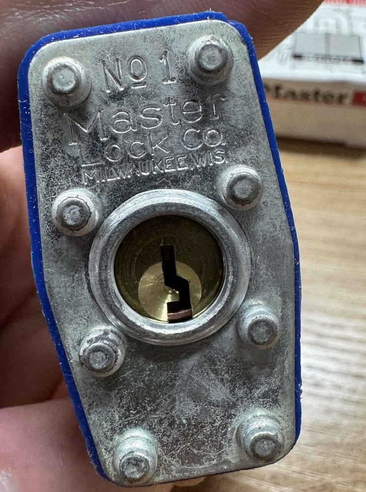 Master Lock | Laminated Padlock