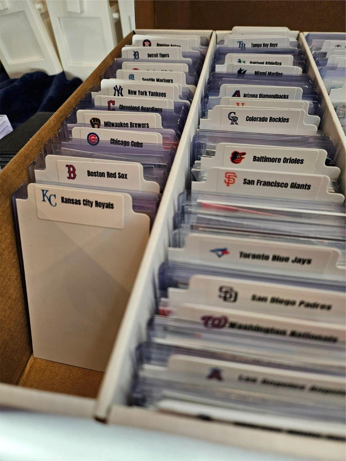 30 x Tall Sports Card Team Dividers with 30 MLB Teams Logos