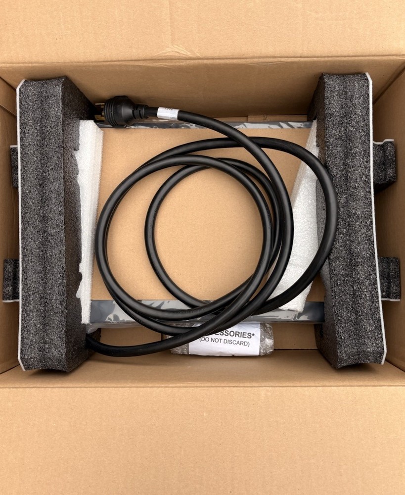 Server Technology  19” POPS PDU Rack Mount Distribution Unit  C2XG12BM-2CJA2D3