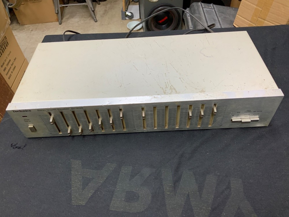 Technics Graphic Equalizer  model SH-8025 7 Band