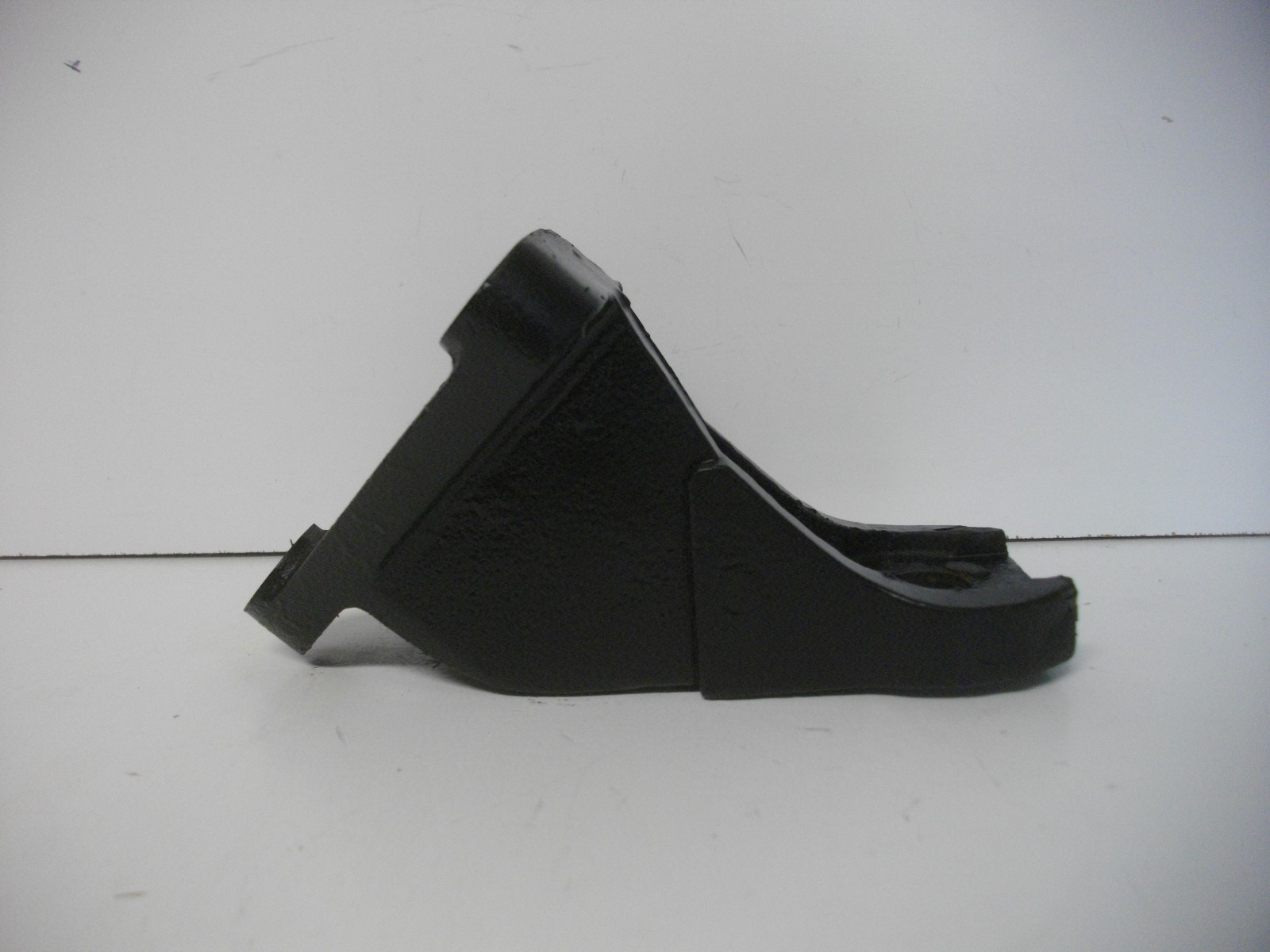 Mercury Marine MerCruiser 79550A1 Engine Motor Mount Bracket OEM 79550