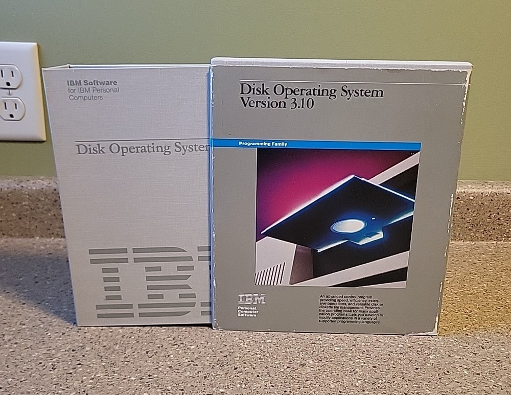 IBM Disc Operating System Version 3.10 Reference 6138519 DOS plus Floppy disks